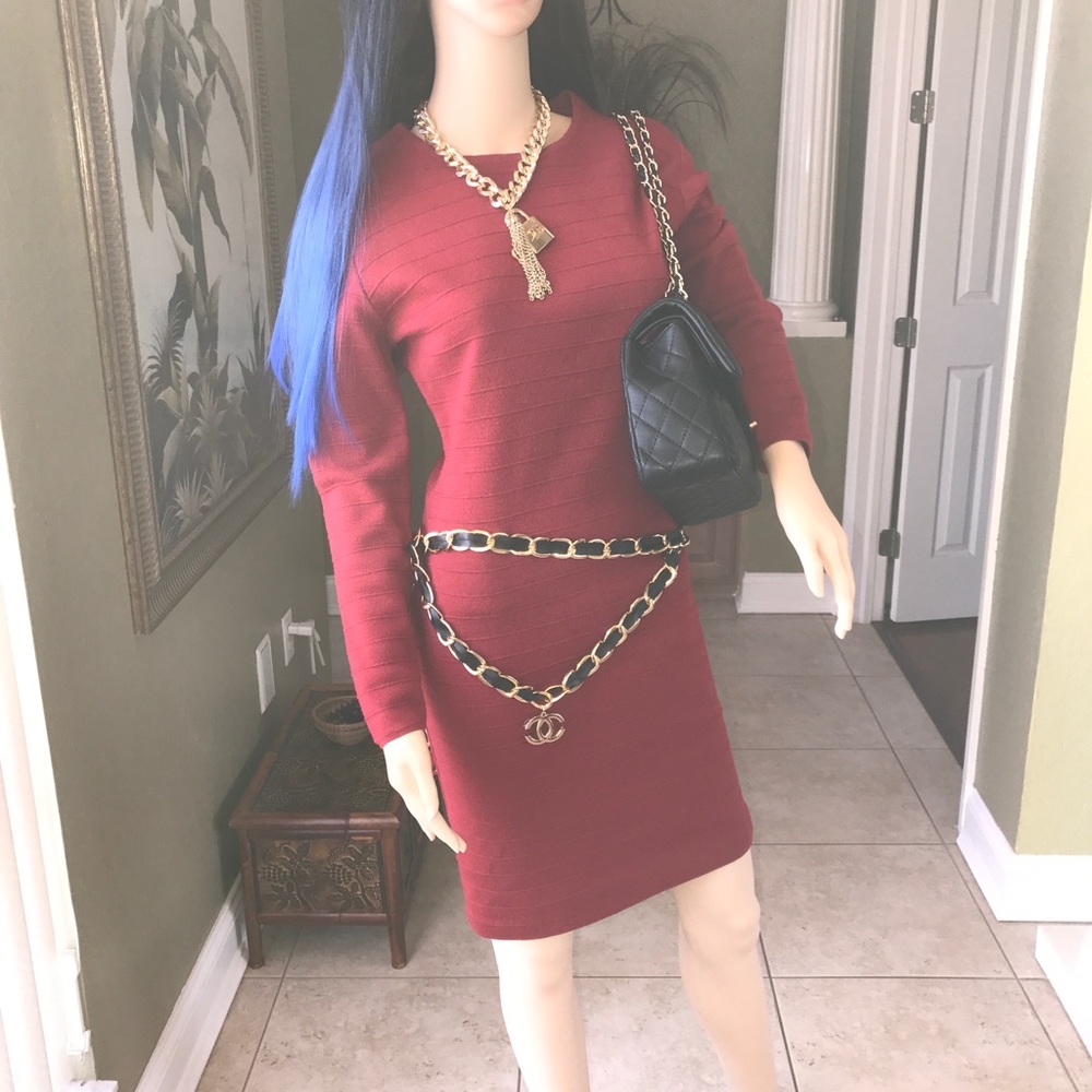 🌺 Lady In Red 🌺 - Picture 2 of 4