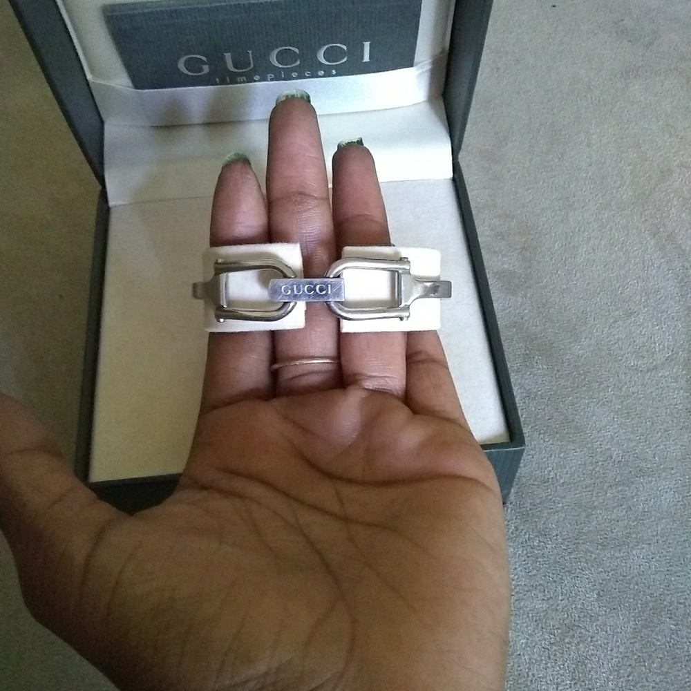 Authentic Gucci snap buckle wrist watch - Picture 5 of 5