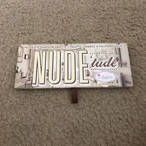 The balm nude'tude eyeshadow.