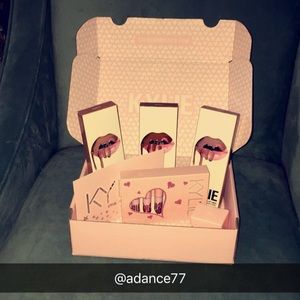 Authentic Kyle Jenner box and card