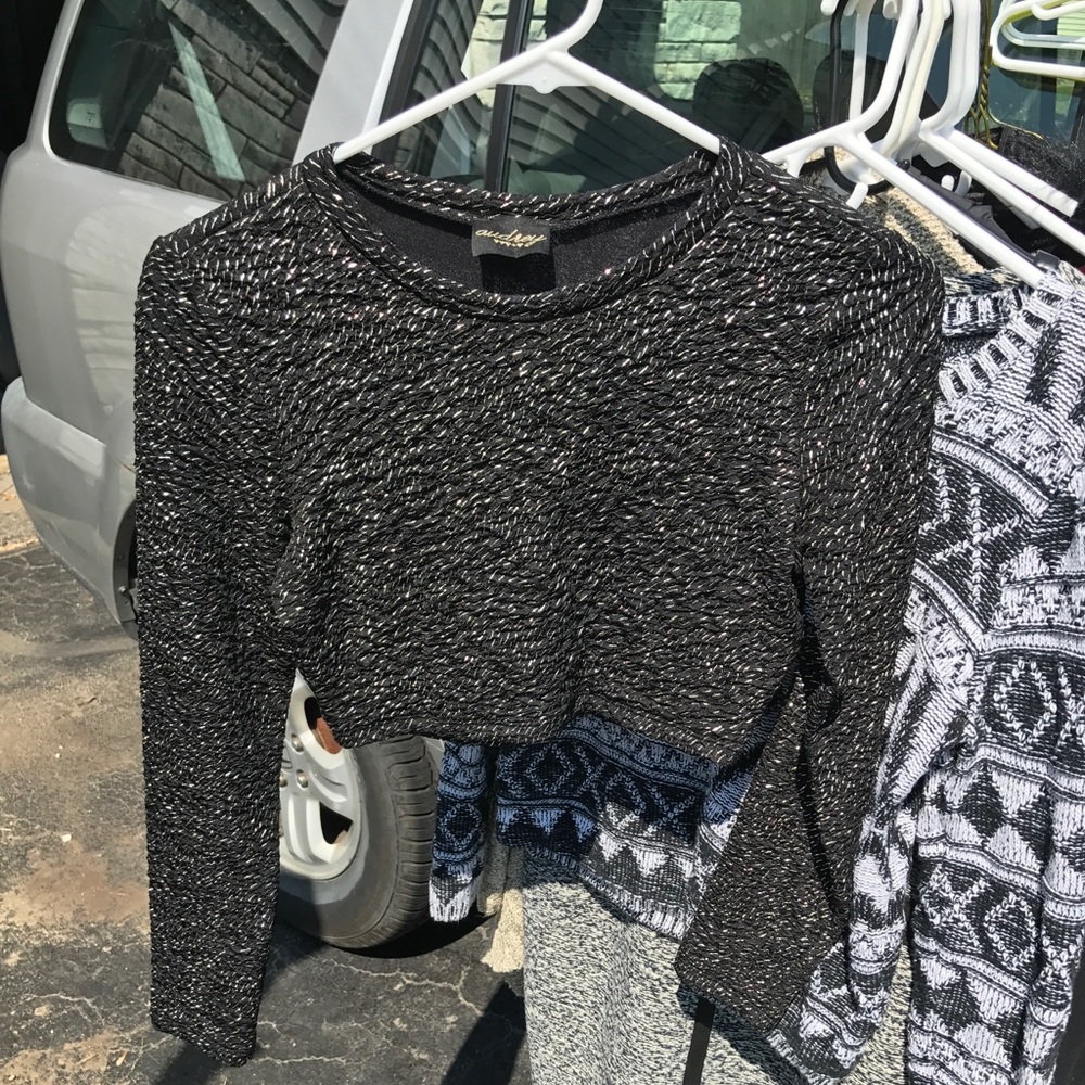 Black and gold crop top