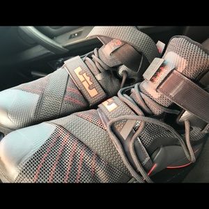 NIKE LEBRON SOLDIER IX PRM SNEAKER LE