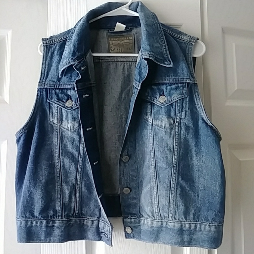 Levi jean vest brand new never worn.