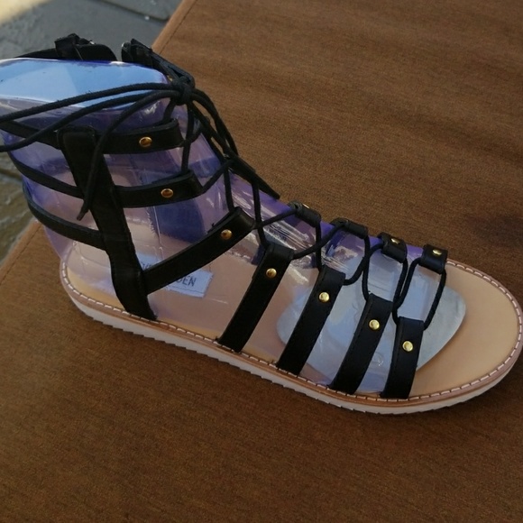 Steve Madden Shoes - Steve Madden Sandals size 8