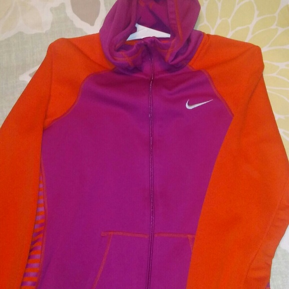 Nike therma fit hoodie - Picture 2 of 3
