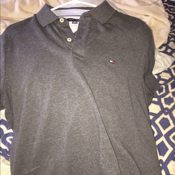 Tommy shirt like new!! - Picture 1 of 2