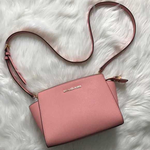 Michael Kors Handbags - Michael Kors Selma Medium Saffiano Leather Bag