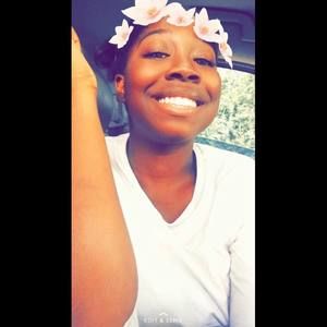 Meet your Posher, Alexia