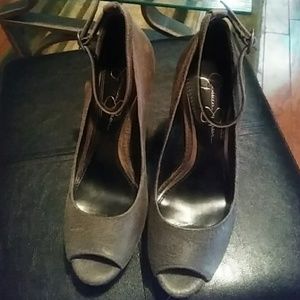 Size 6 1/2 Jessica Simpson dark grey wedge