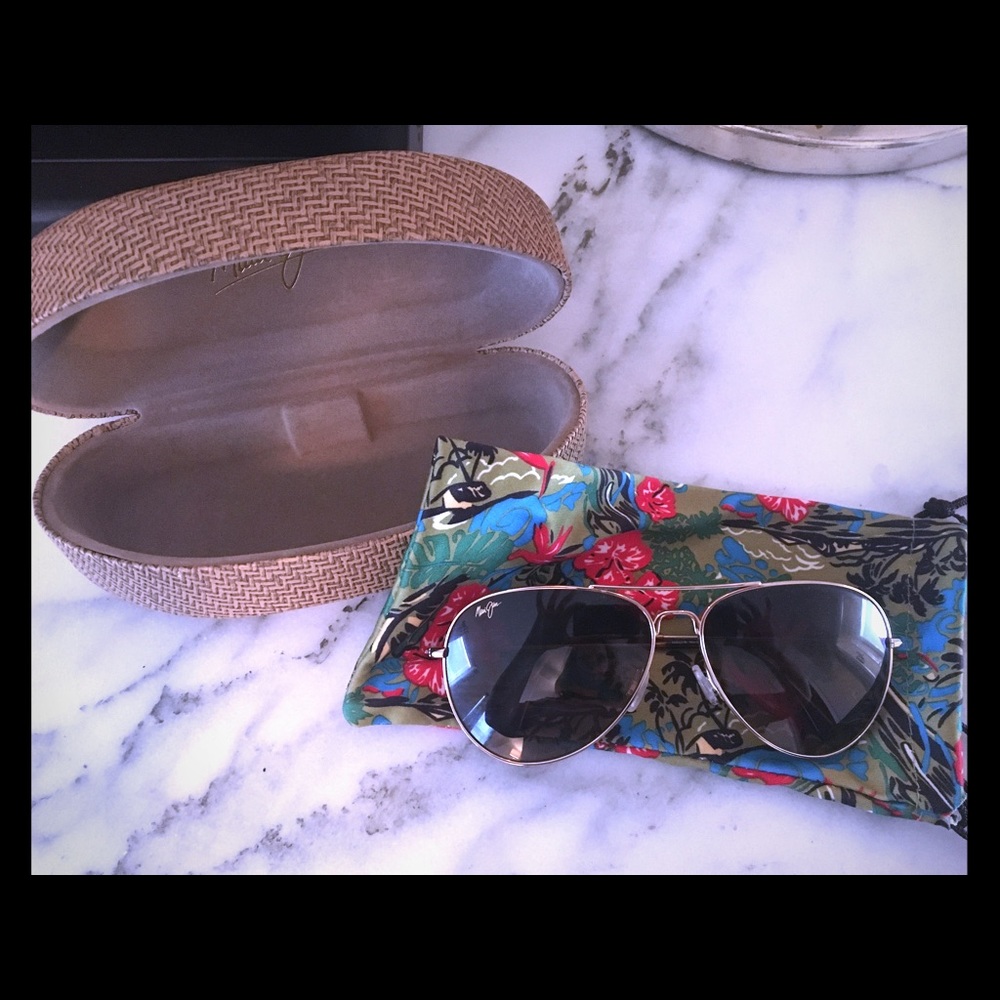 New Maui Jim aviators. Polarized, gold w/case $95