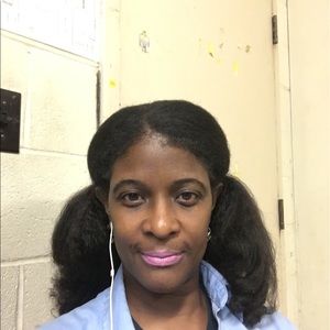 Meet your Posher, Angela