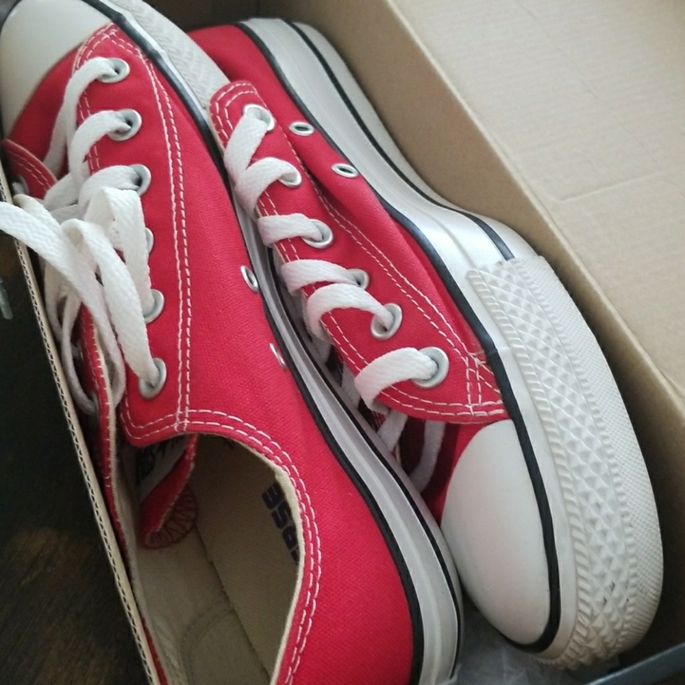 Red converse..nib