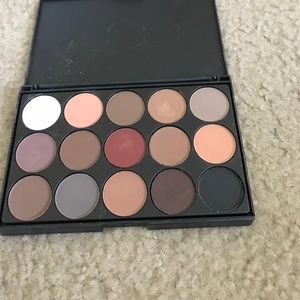 No brand eyeshadow