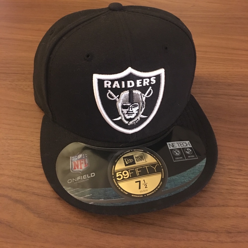 NWT Raiders Black Hat