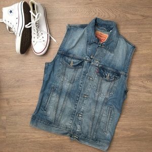 Levi's denim vest size small