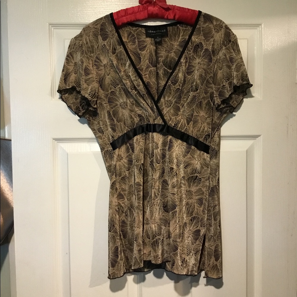 Ladies top - Picture 2 of 4