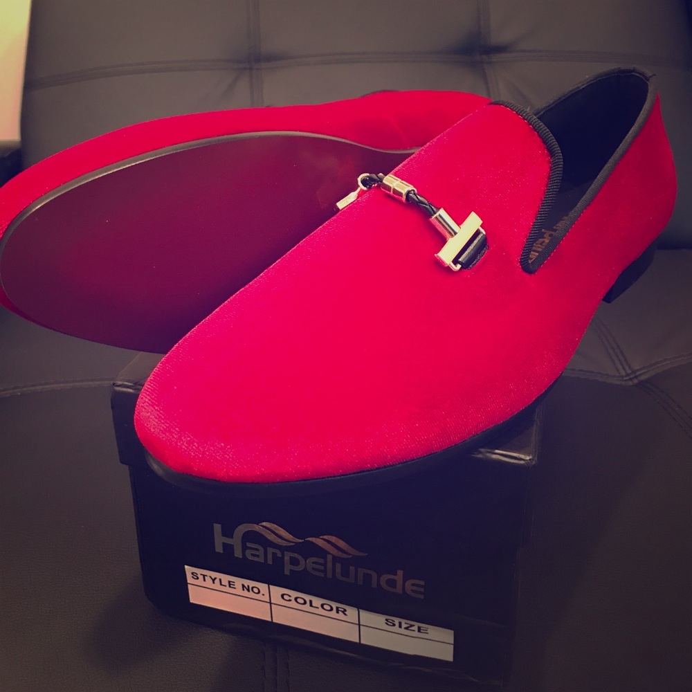 New with box!! Men's loafers