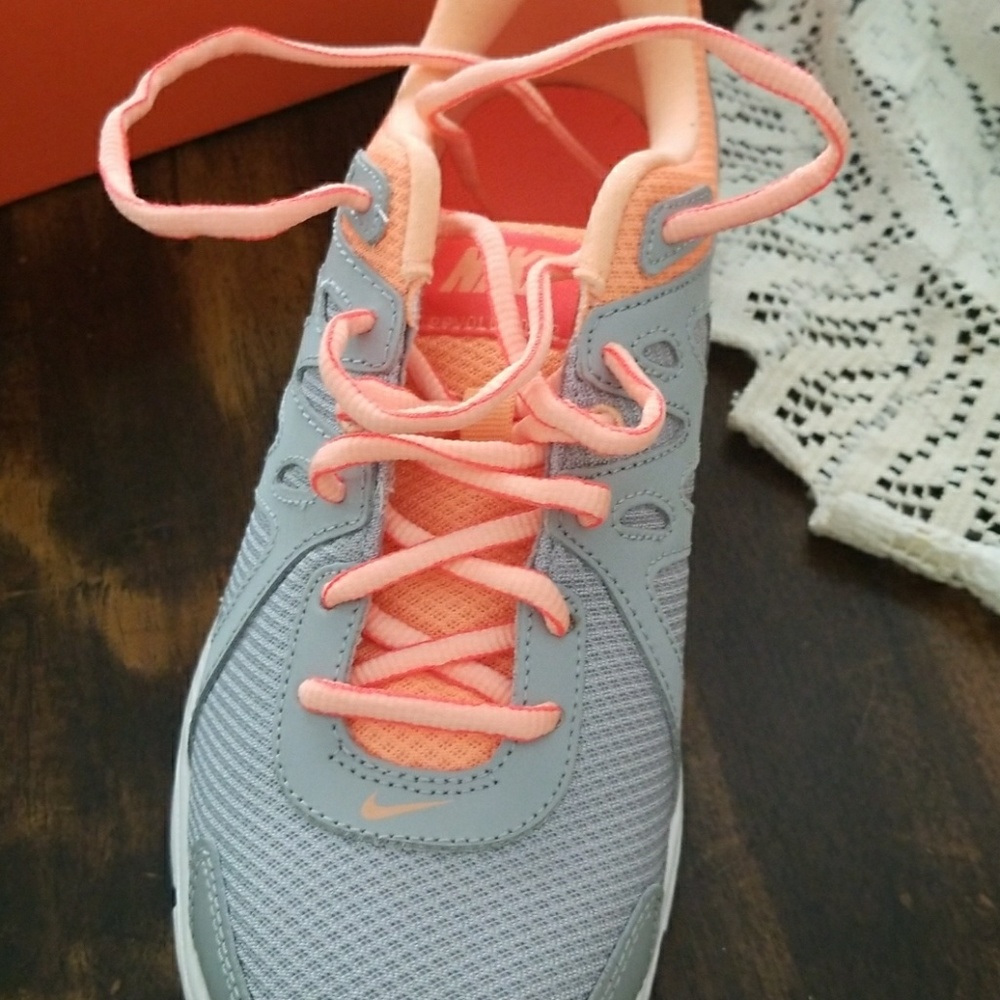 Nib nike womens