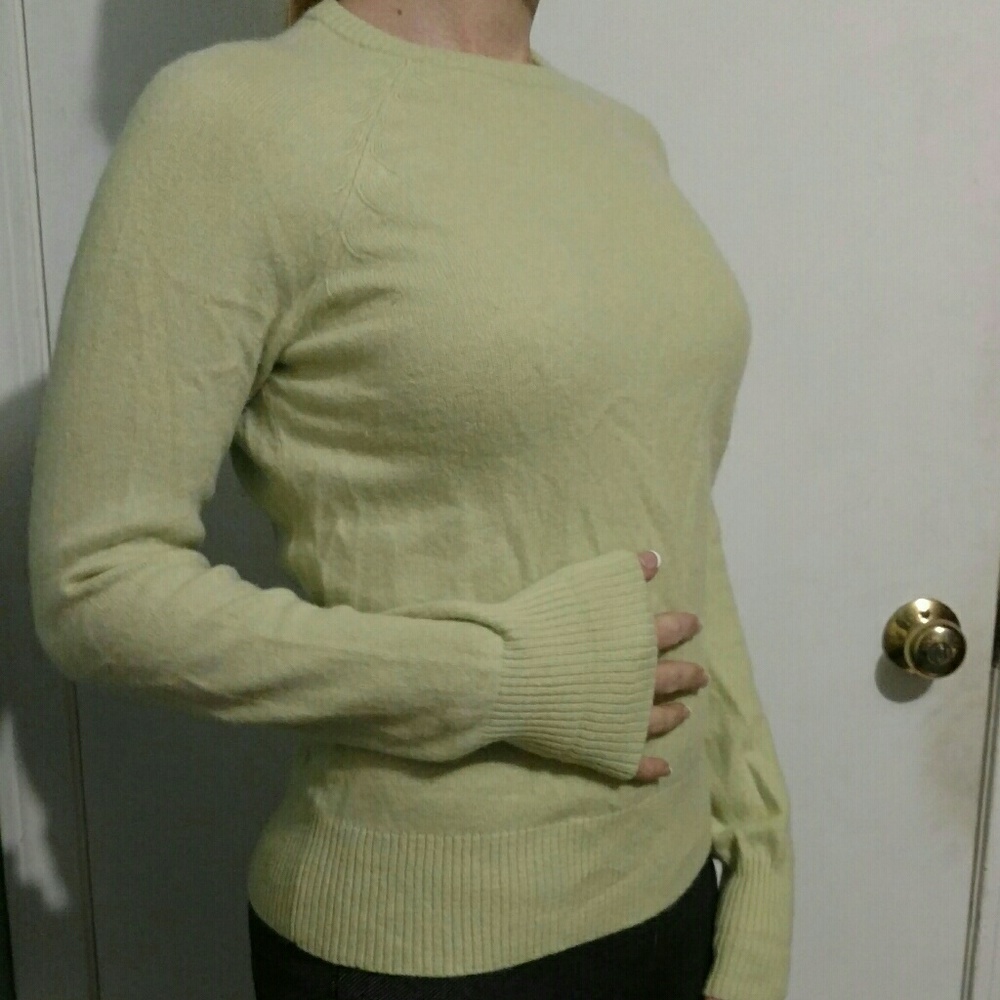 100% cashmere pastel lime green sweater XS BOGO50%