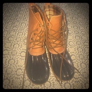 NWOT Duck Boots Sz 8