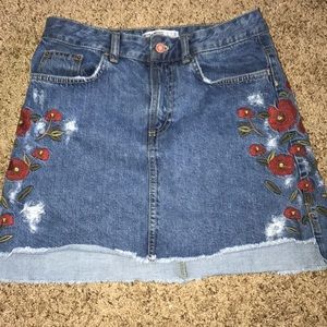 Zara floral embroidered denim skirt