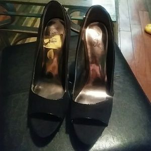 Size 10 Carlos Santana