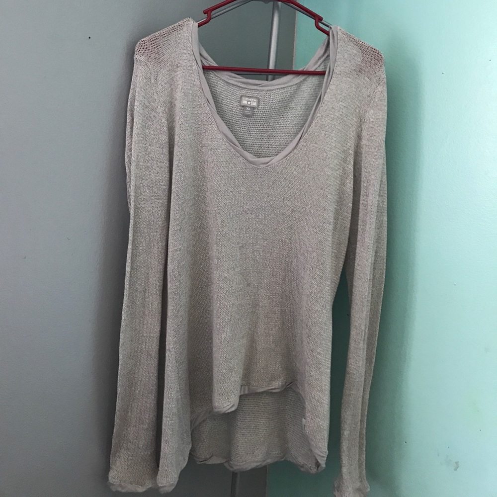 gray long sleeve converse shirt