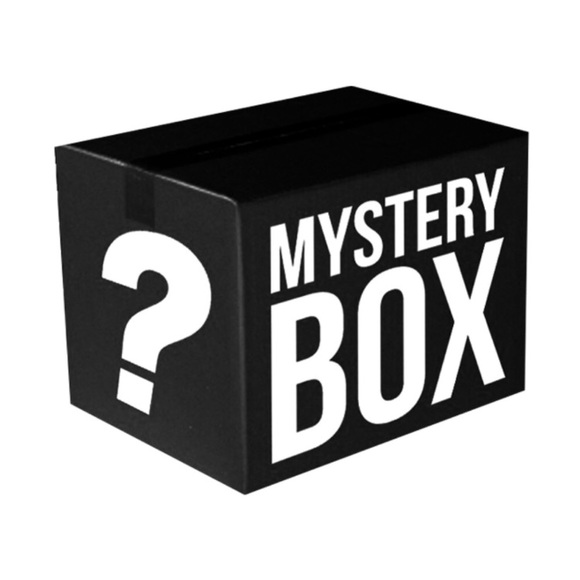 $13 Mystery Box 📦 💕🛍🤞🏼 - Picture 1 of 1