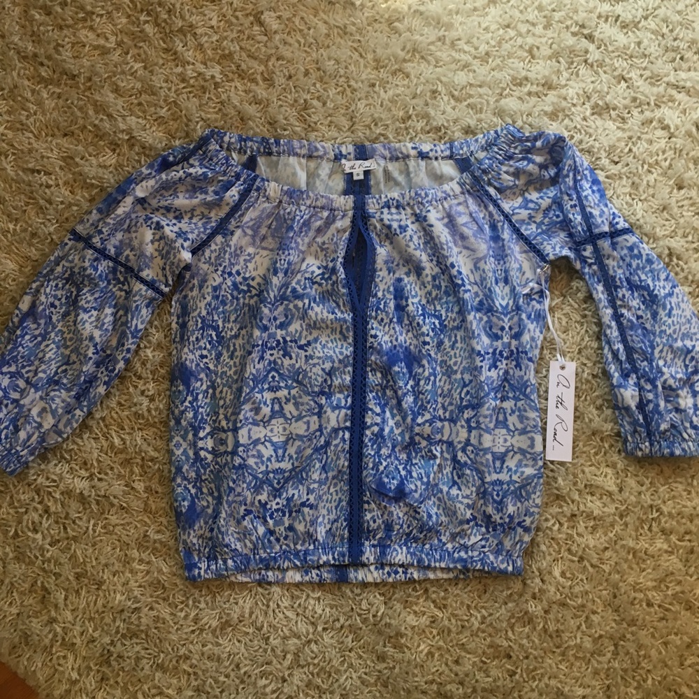 On The Road... Kenai Off the shoulder Top - Picture 4 of 7