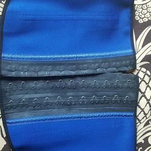 Ann Chery rubber waist trainer