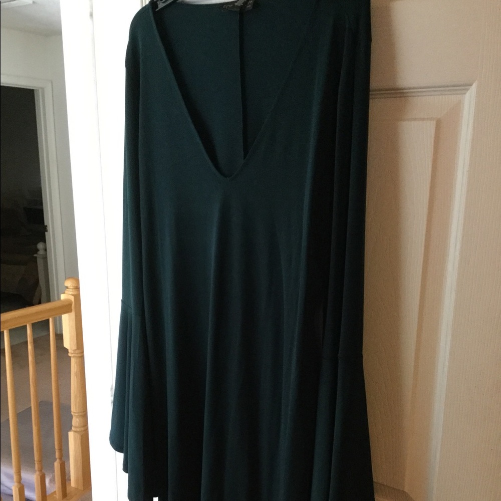 Forest green flare sleeve bodycon dress