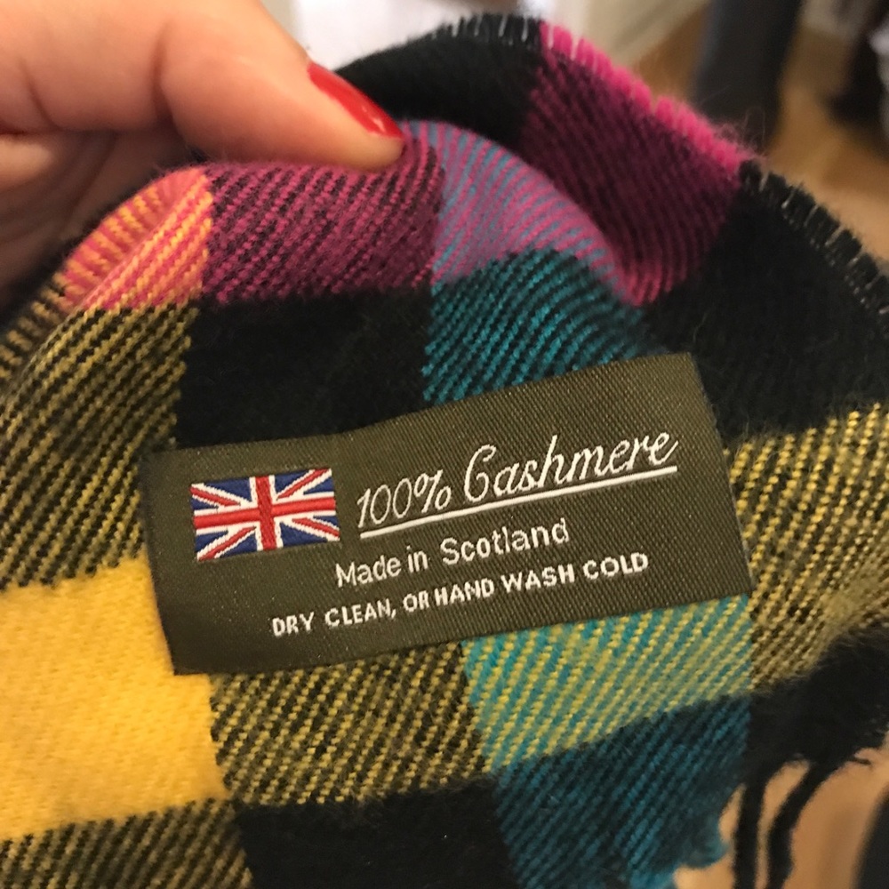 100% cashmere plaid scarf with fringe details