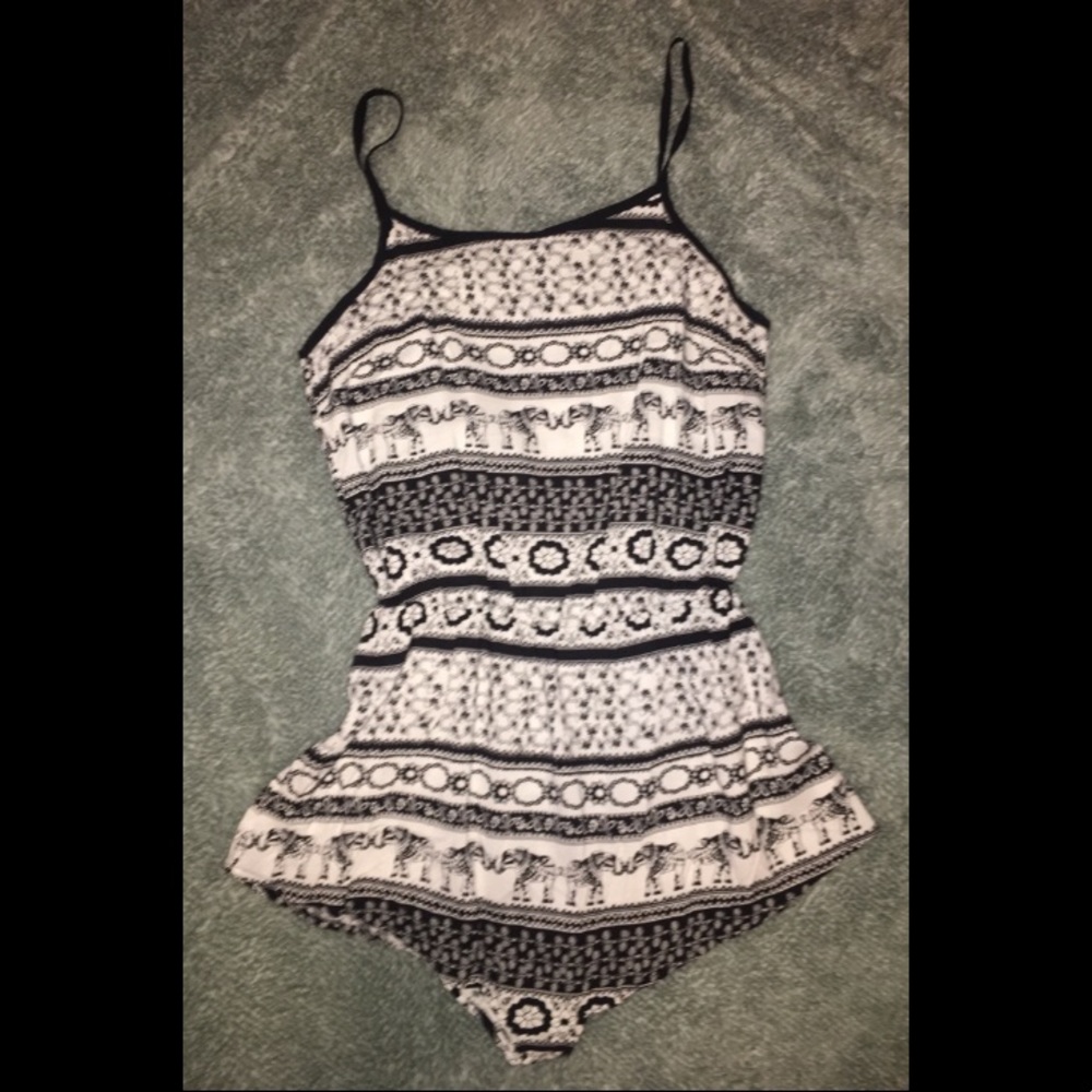 Never Used Navy Blue & White Romper! Size: XS/S