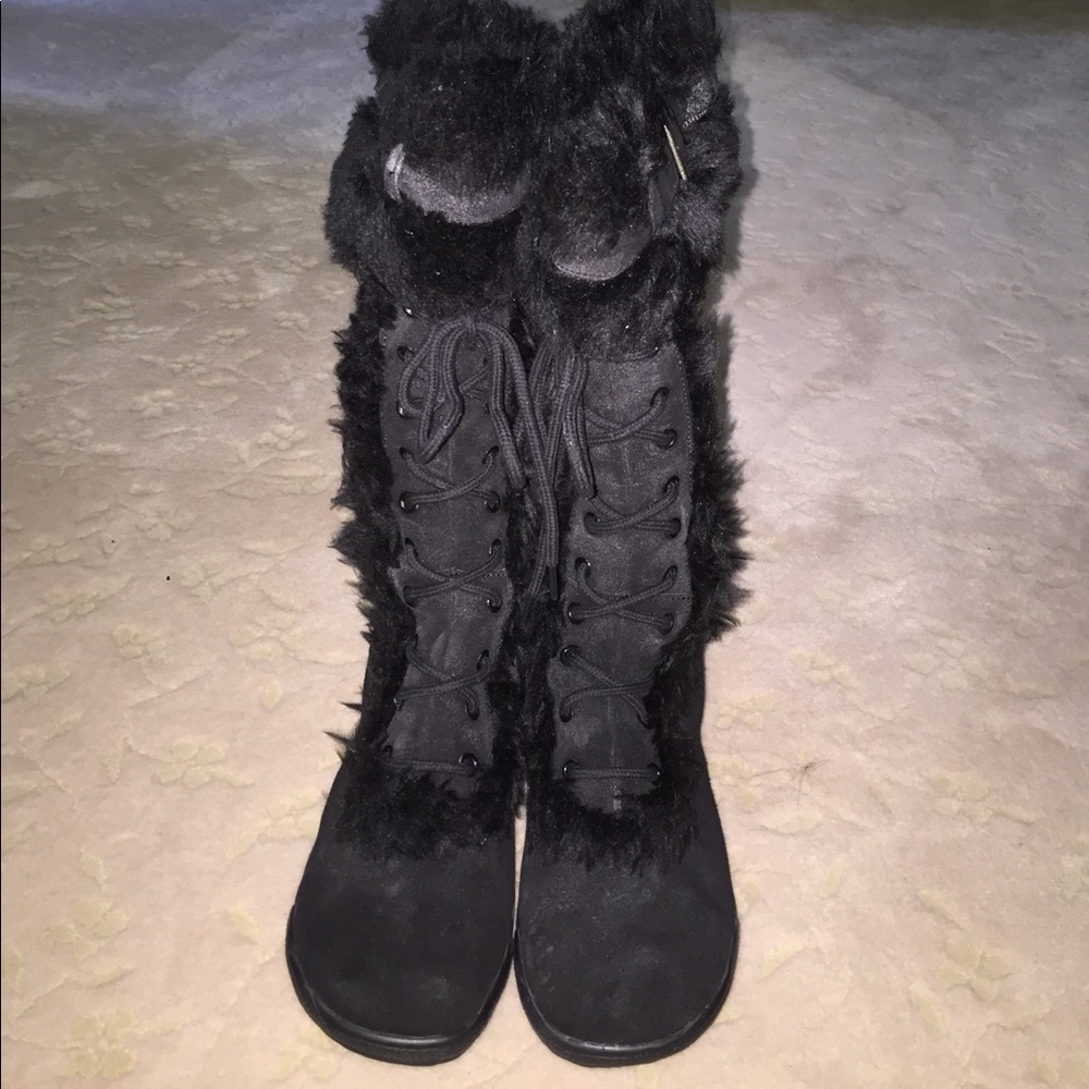 Brand new black seude boots