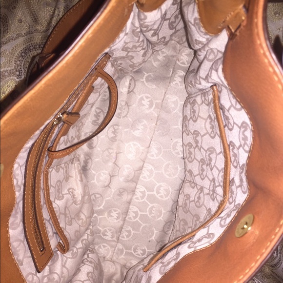 Michael Kors Soft Leather Hamilton Tote in Camel - Picture 5 of 6