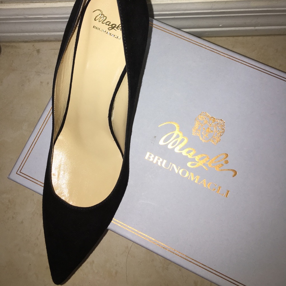 Brunomagli Suede pumps
