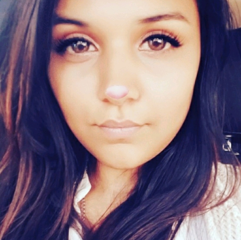 Meet your Posher, Dominique
