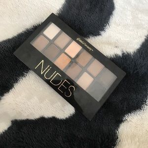 Glam and Beaty Nudes Eyeshadow Palette