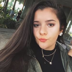 Meet your Posher, Alexia