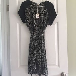 Fossil black and white pattern short sleeve dress