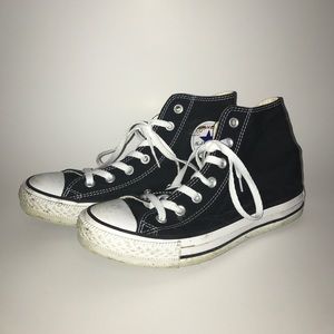 Size 8 High-Top Converse sneakers