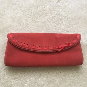 Red clutch