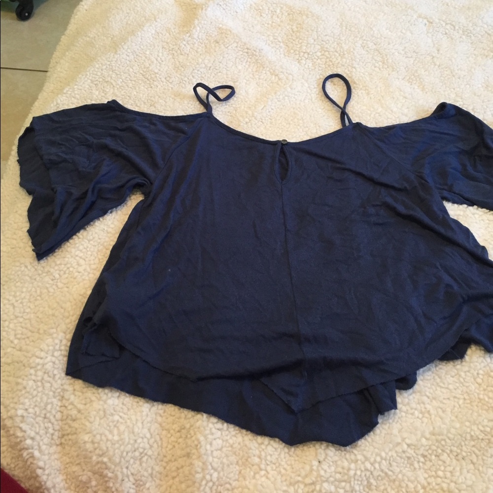 American eagle flowy T-shirt