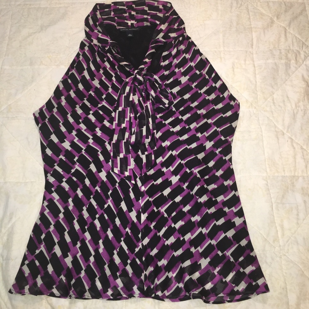 Beautiful 100% silk Banana Republic top. Small.