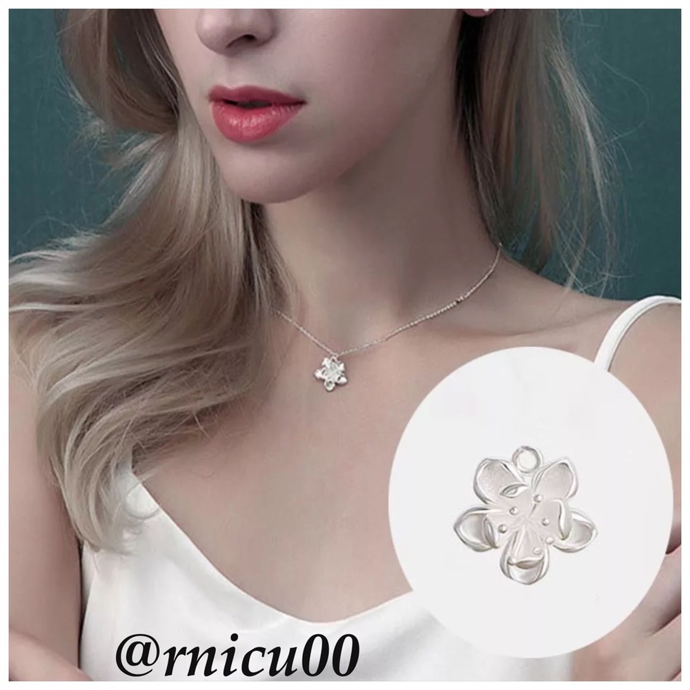 *Last 1*Dainty Flower Sterling Pendant Necklace! - Picture 2 of 8