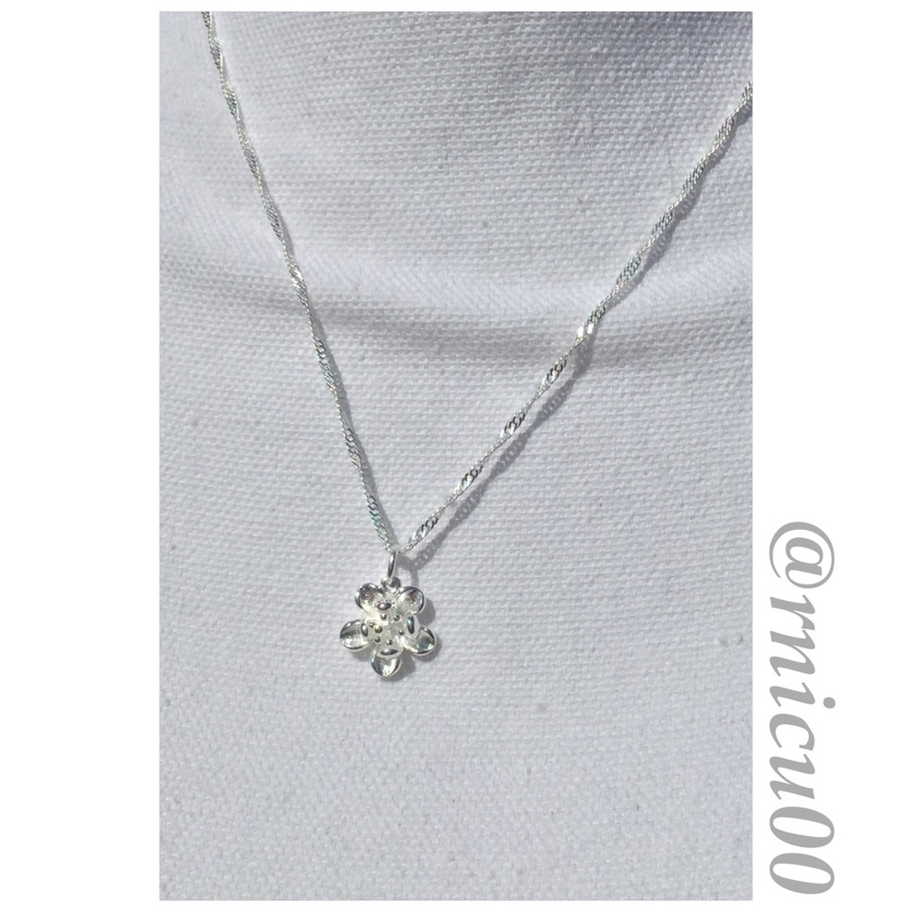 *Last 1*Dainty Flower Sterling Pendant Necklace! - Picture 5 of 8