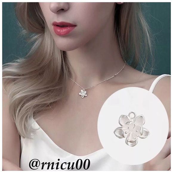 *Last 1*Dainty Flower Sterling Pendant Necklace! - Picture 2 of 8