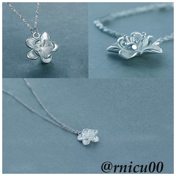 *Last 1*Dainty Flower Sterling Pendant Necklace! - Picture 3 of 8