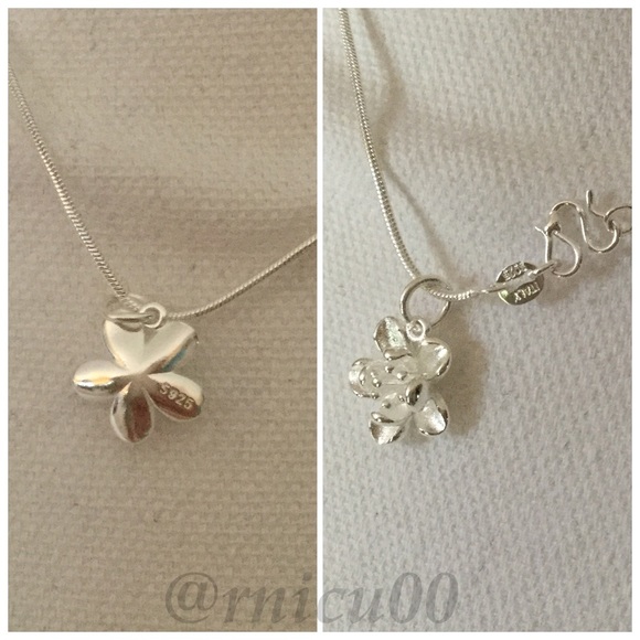 *Last 1*Dainty Flower Sterling Pendant Necklace! - Picture 7 of 8