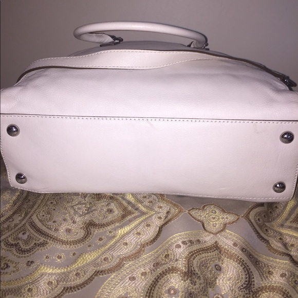 Michael Kors Large Beige Hamilton Tote - Picture 5 of 7